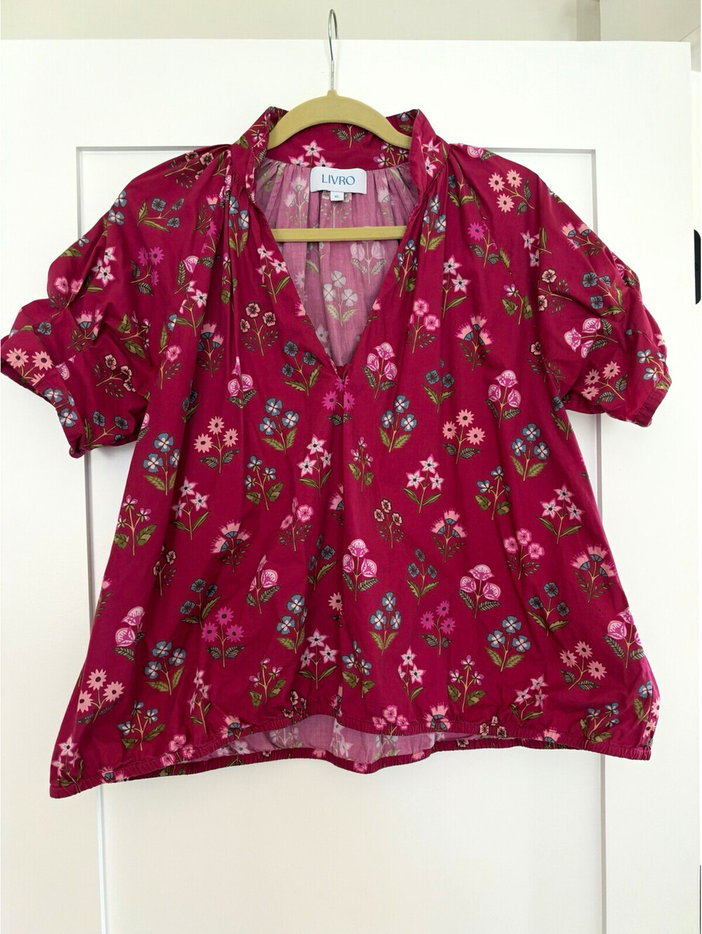 LIVRO Women's Pink Floral V-Neck Short Ballon Sleeve Block Print Blouse